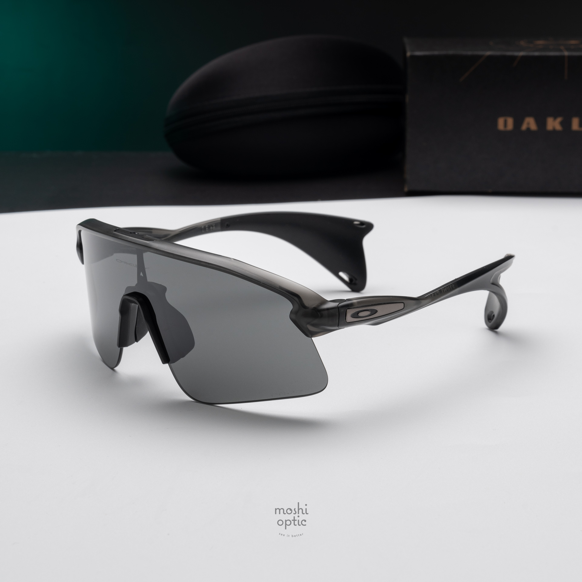 OAKLEY STUNT DEVIL OO9517-01 Grey Smoke Prizm Black
