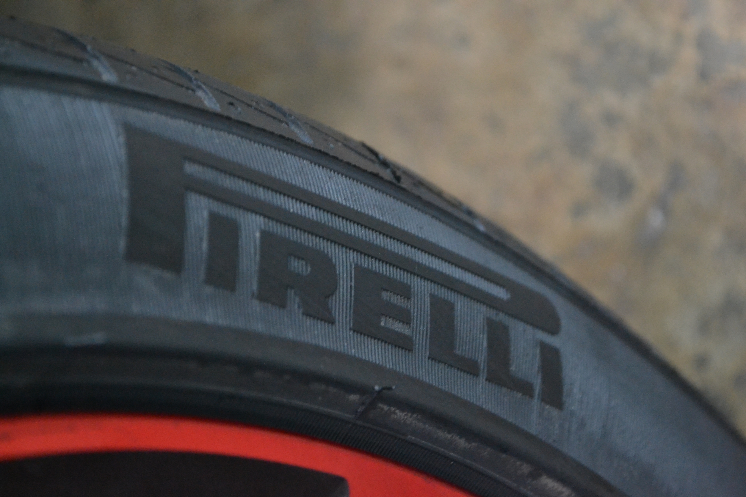 PIRELLI Cinturato P1 205/45-16 ราคาถูก ใส่ มาสด้า2