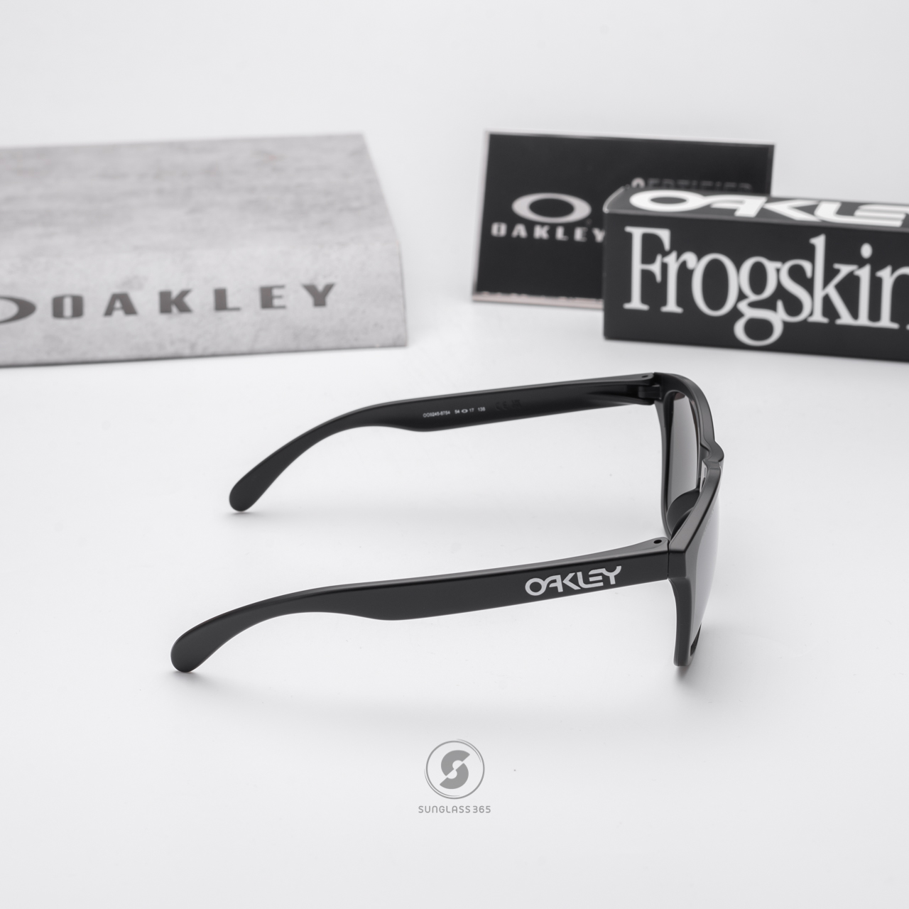 Oakley Frogskin OO9245-87 Polarized Prizm Matte Black