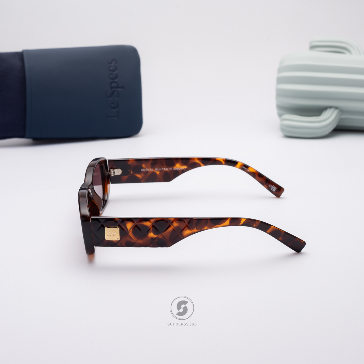 แว่นกันแดด Le Specs LSP2202477 Unreal Quilted Tort