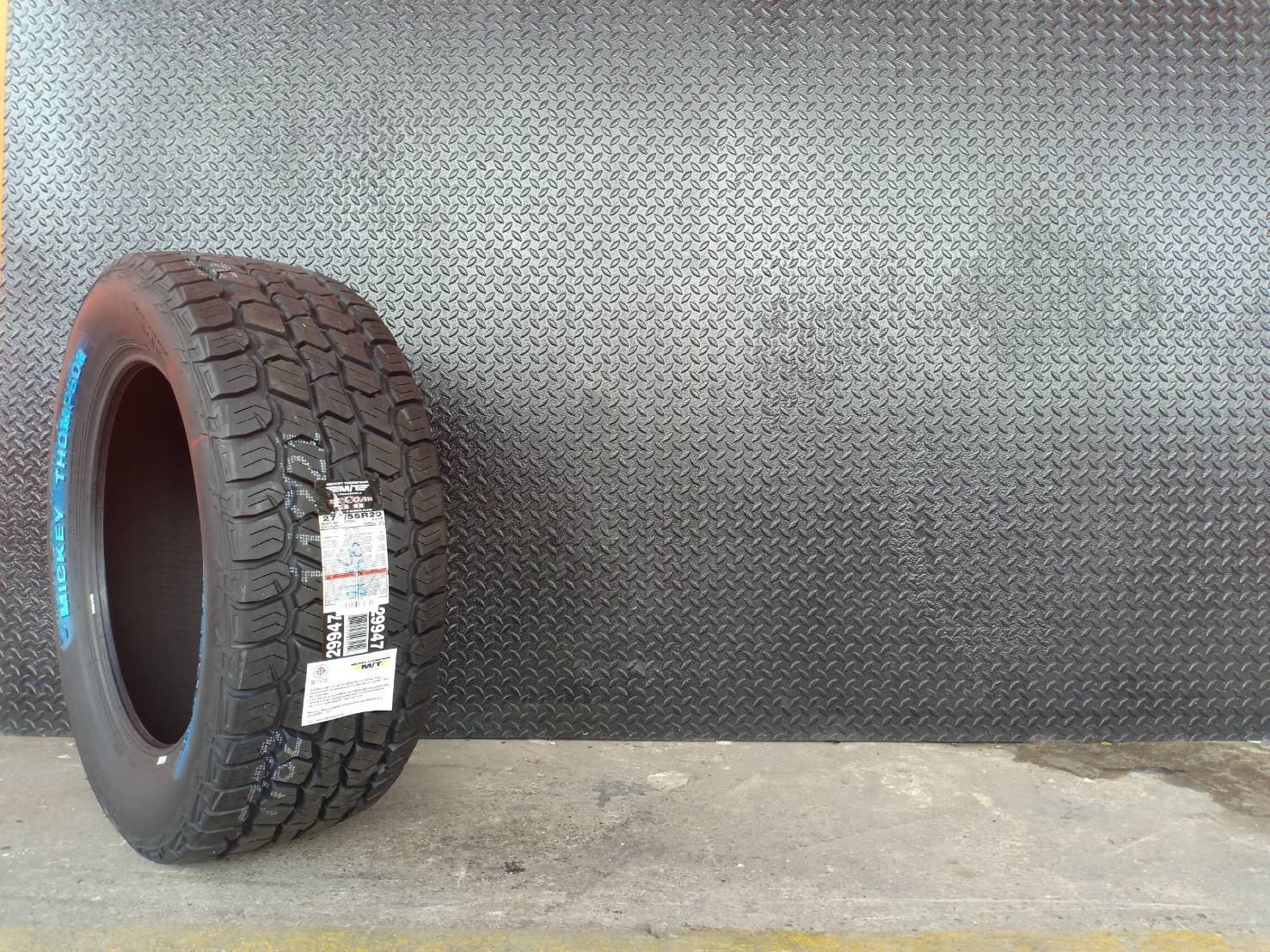 ยางใหม่ MICKEY THOMPSON DEEGAN38 AT 275/55-20