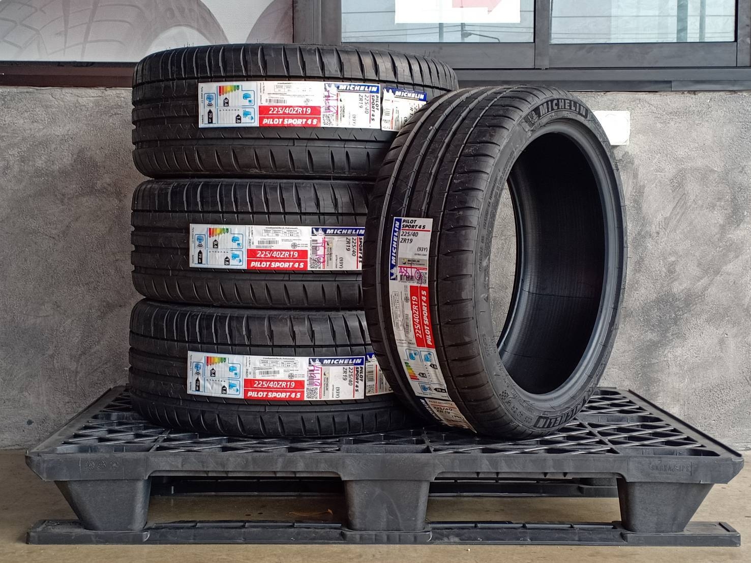 MICHELIN 225/40ZR19 PILOT SPORT 4S 93Y MADE IN FRANCE
