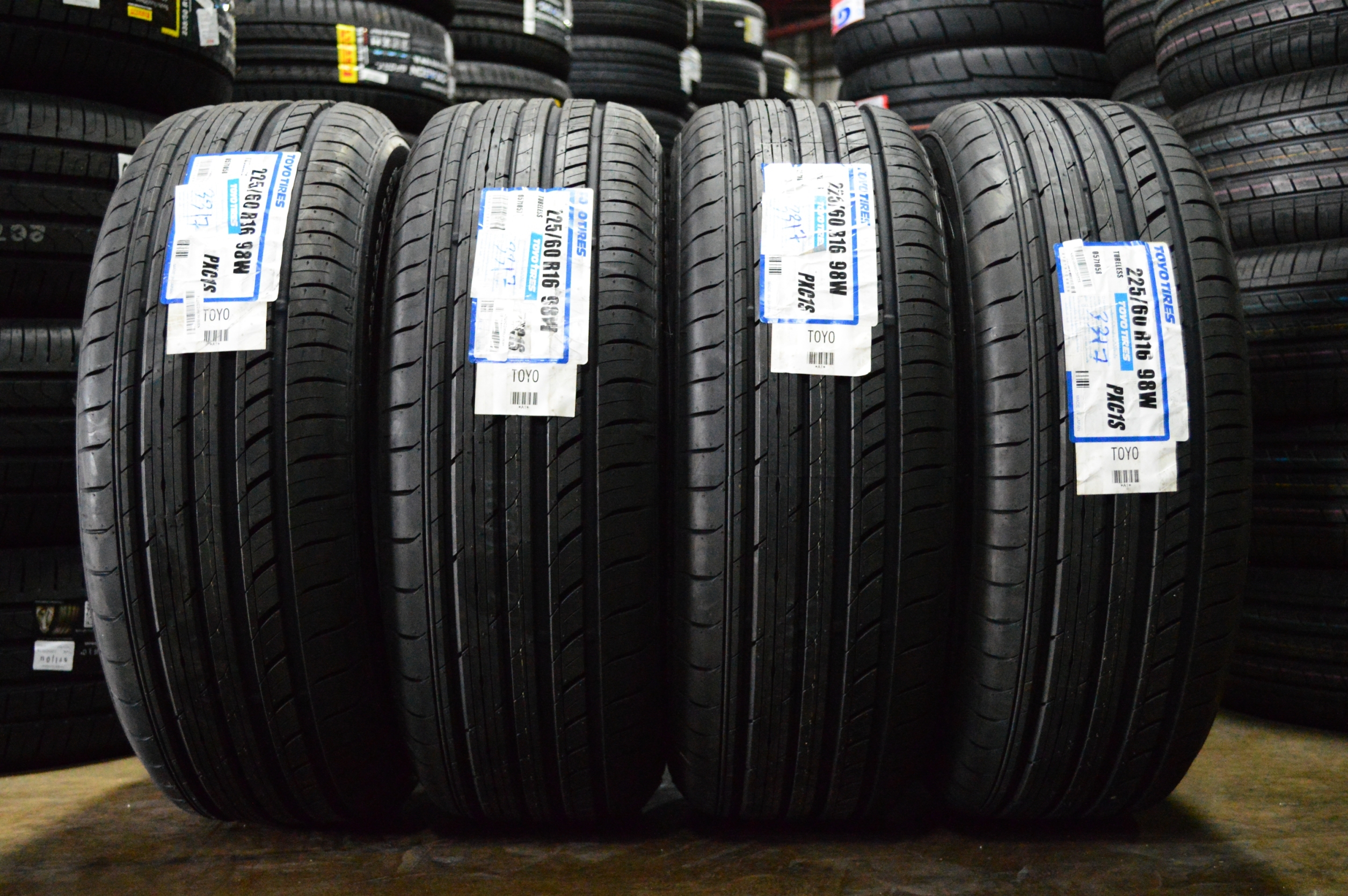 ยางเข้ามาใหม่ TOYO C1S 225/60-16 ญี่ปุ่น ราคาพิเศษ