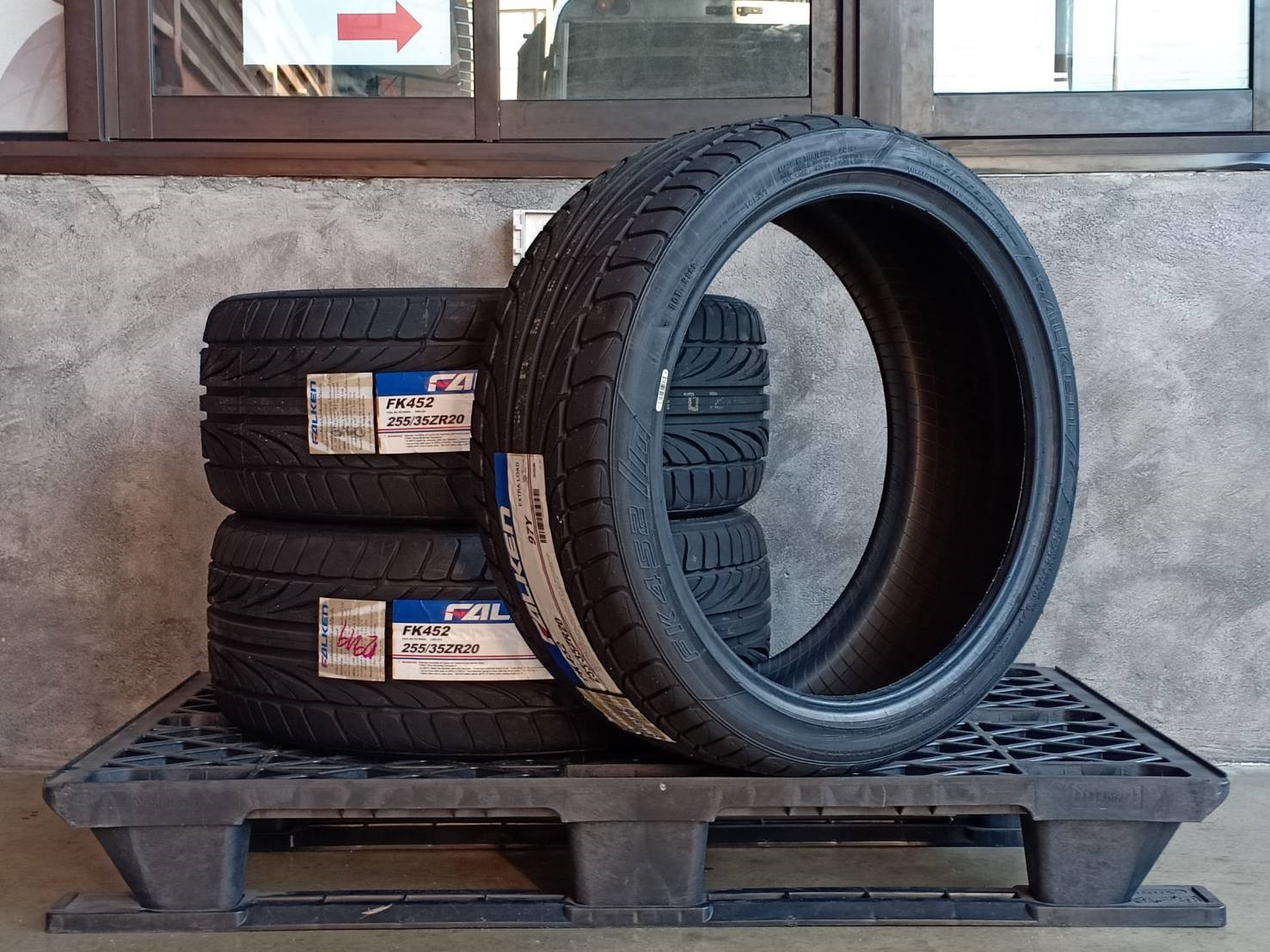 FALKEN 255/35ZR20 FK452 97Y MADE IN THAILAND