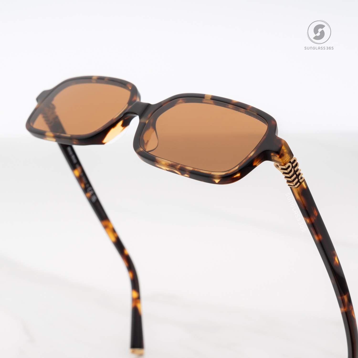 แว่นกันแดด Miu Miu MU11ZSF VAU2Z1