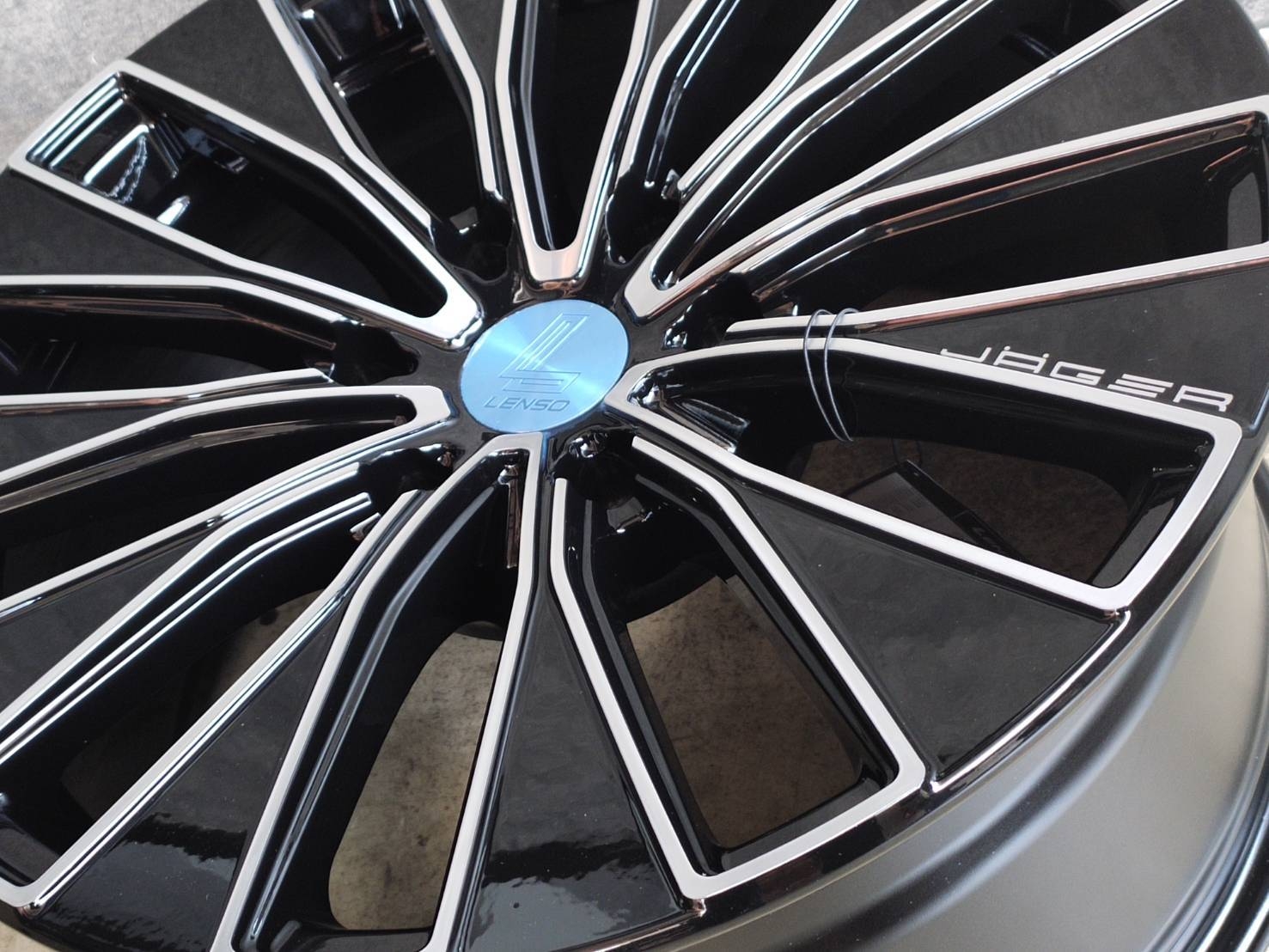 MAJETSTY JAGER-ENIGMA 18X8.5 6H130 ต้องการส่วนลดราคาพิเศษ กรุณาสอบถาม