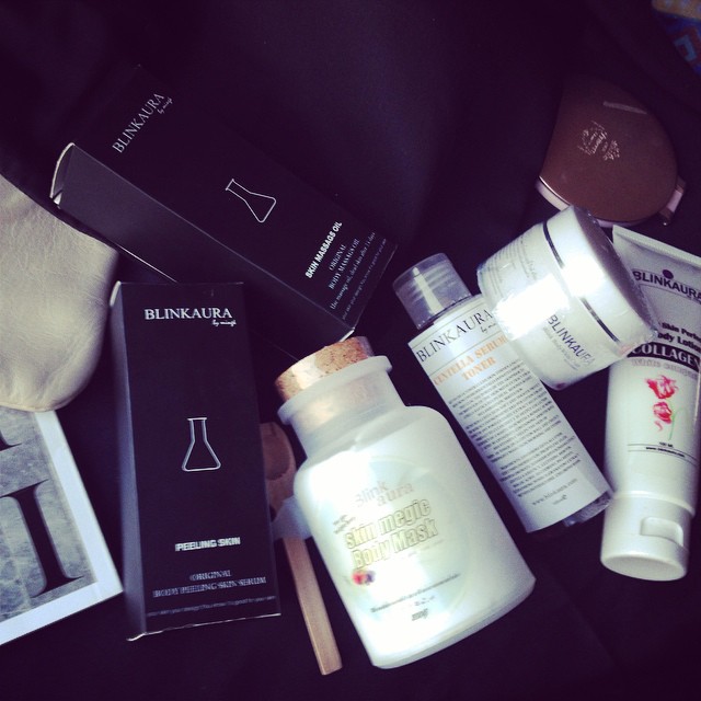 เซทพลัสเซลล์ผิวขาวทรีทเม้นท์พลัสเซลล์ผิว PERFECT FIRST SERUM ทั้งตัว สามารถลอกได้2-3 ครั้ง เซท100mlพร้อมครีมปิดผิว ชุดใหญ่ค่ะรับประกันความพอใจค่ะ