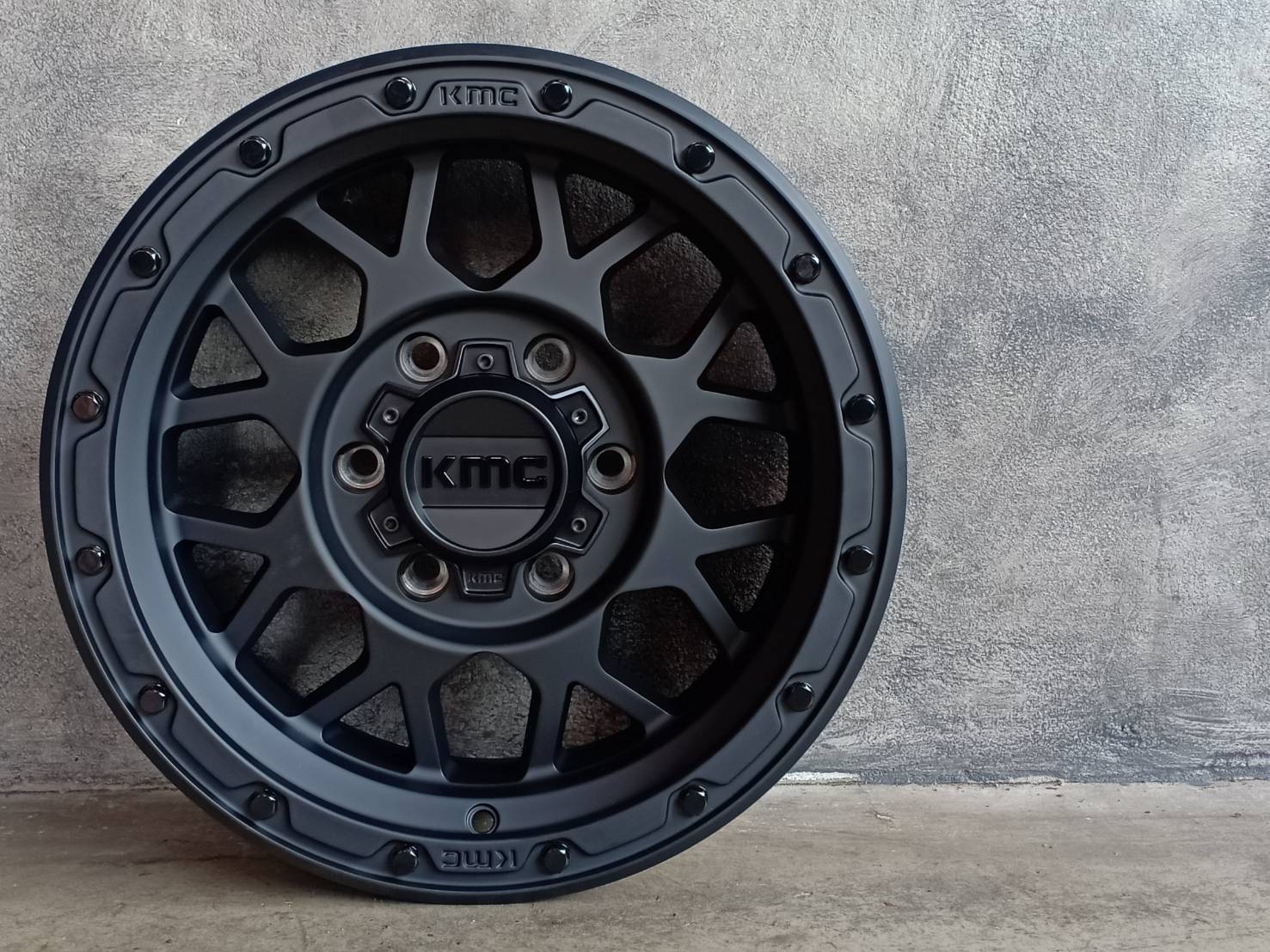 KM535 16X8 6X139.7 -6 106.25 M-BLK