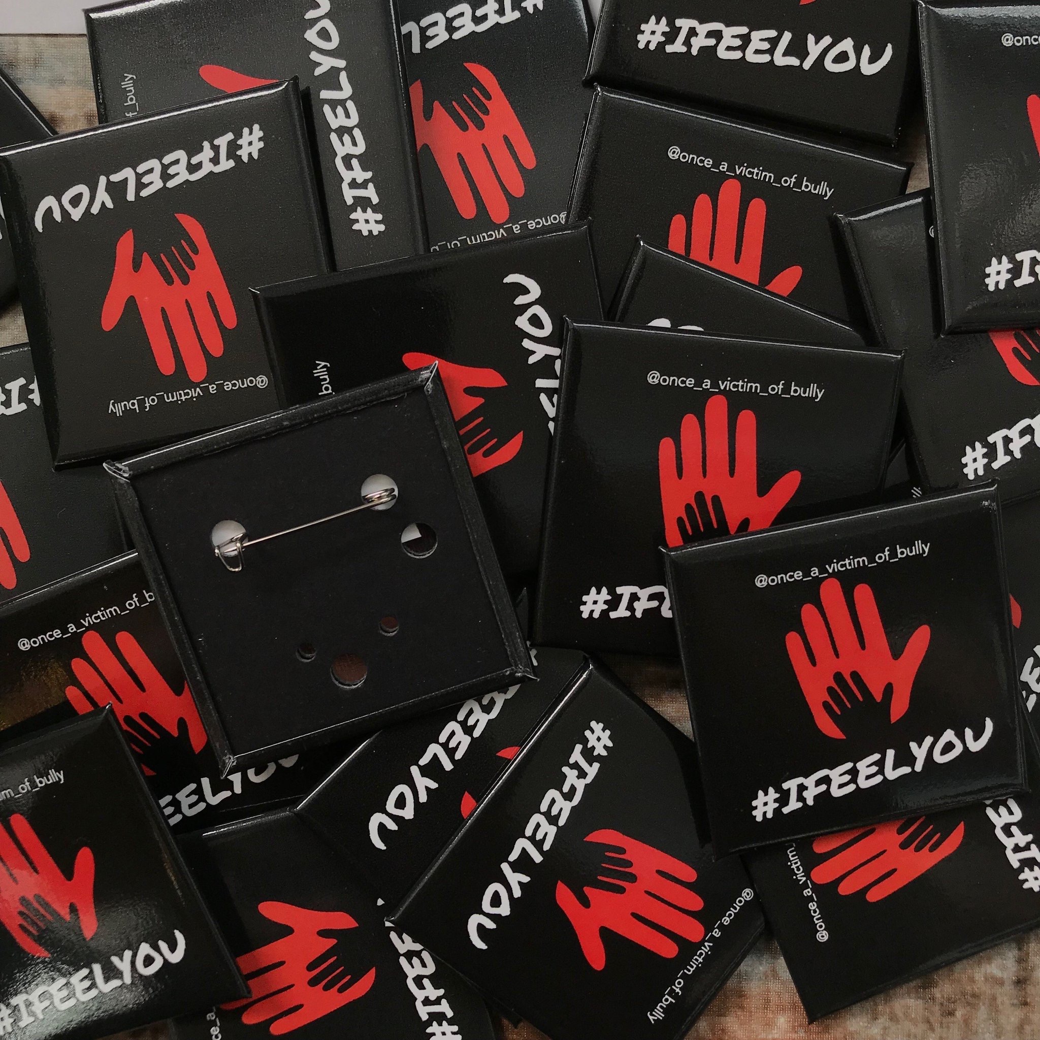 เข็มกลัดสี่เหลี่ยมจัตุรัส รับทําเข็มกลัดสี่เหลี่ยม