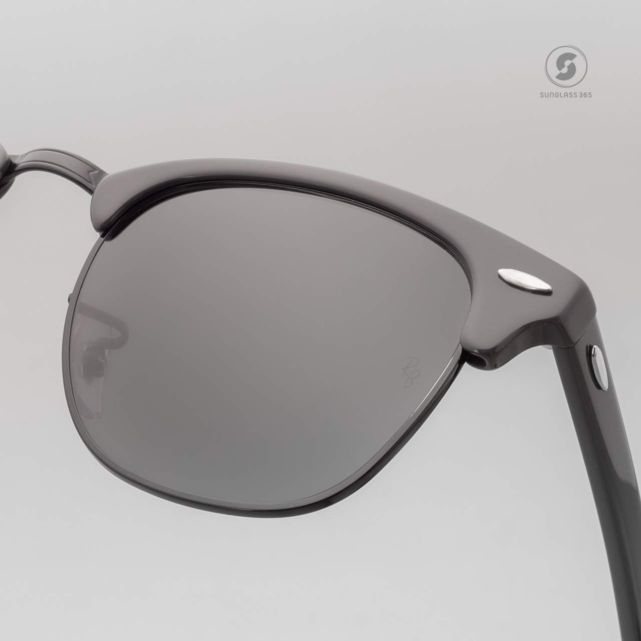 Ray-Ban Clubmaster RB3016 1367B1 Grey on Black