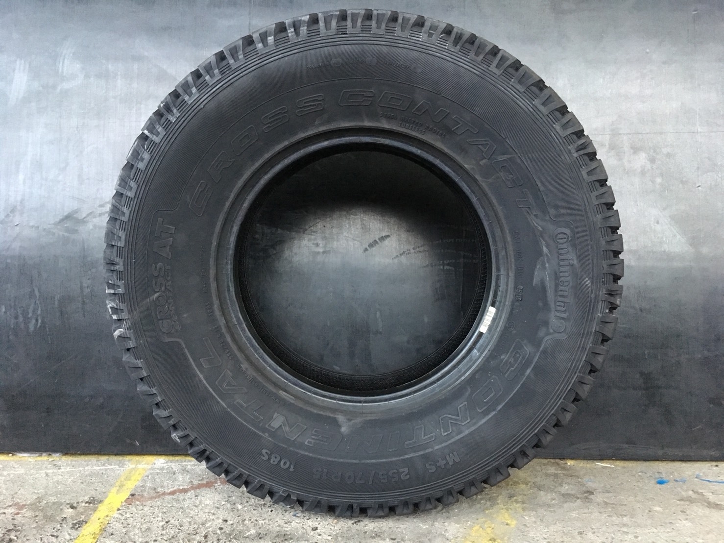 CONTINENTAL CONTACT AT 255/70-15 เส้น 4500 ปกติ 5500 ปี18