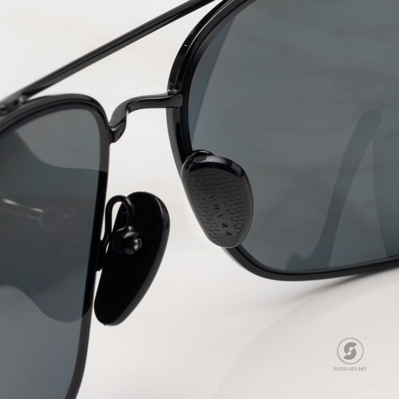 แว่นกันแดด PRADA PS50Z 1AB02G Black