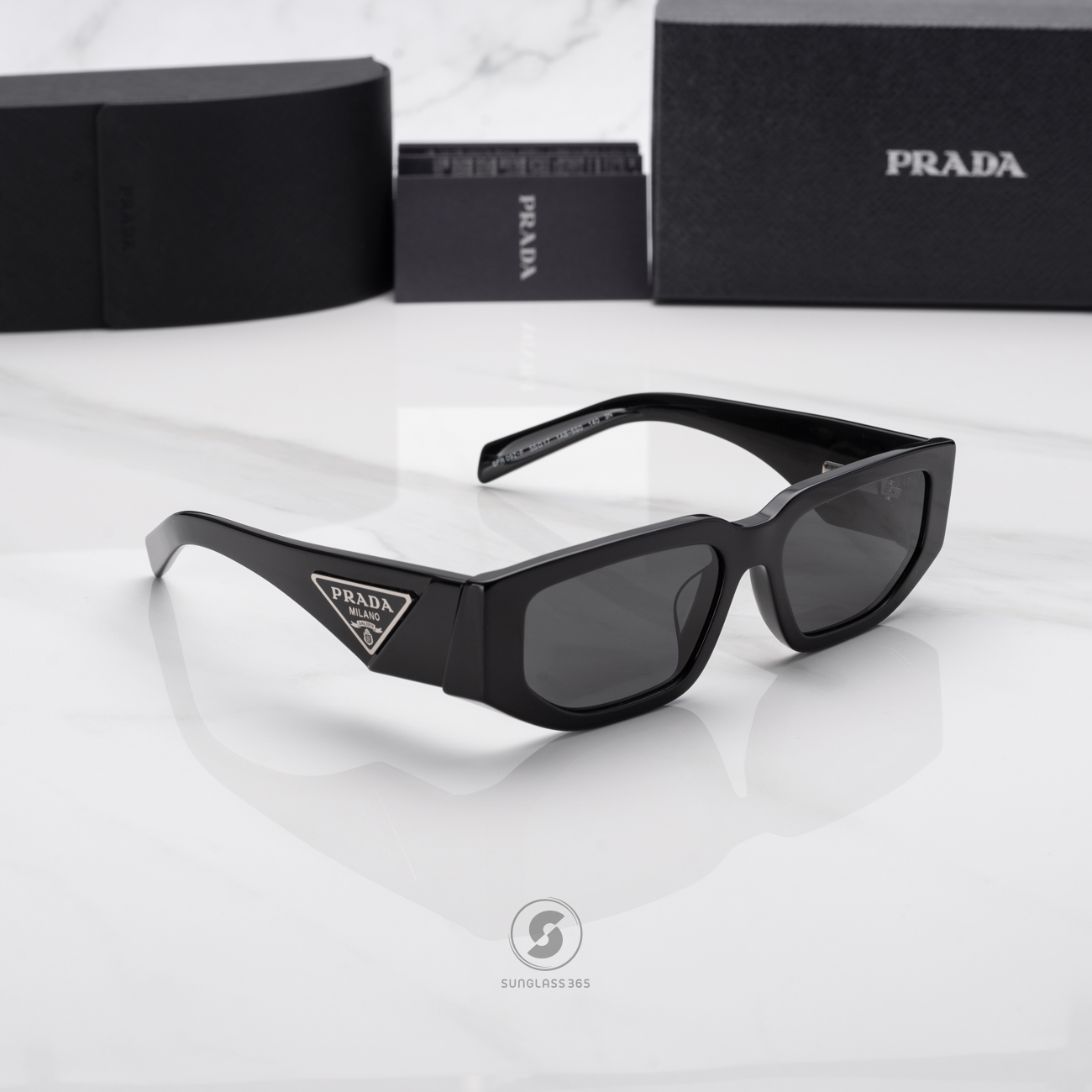 แว่นกันแดด PRADA PR09ZSF 1AB5S0