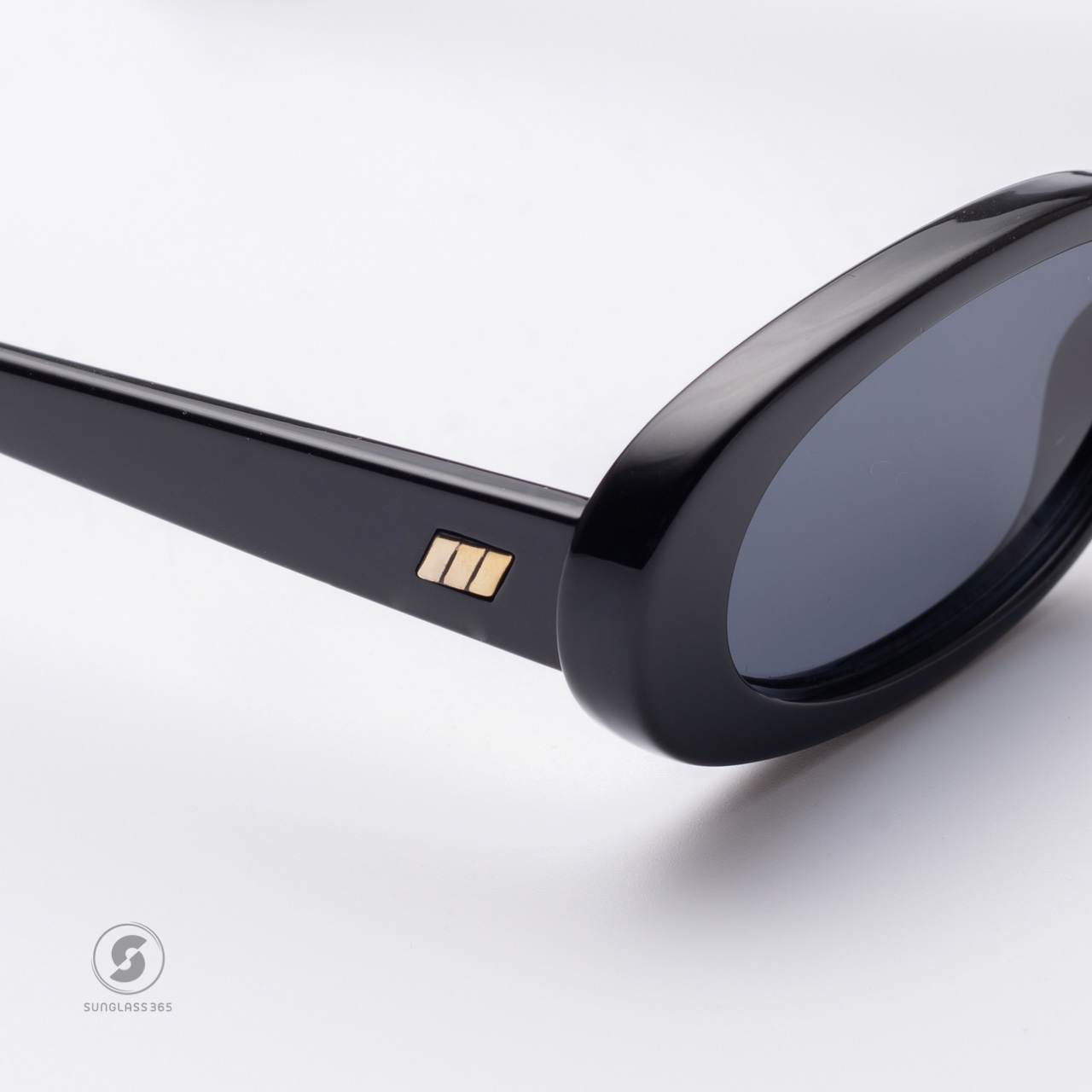 แว่นกันแดด Le Specs LSP1802189 Outta Love Black