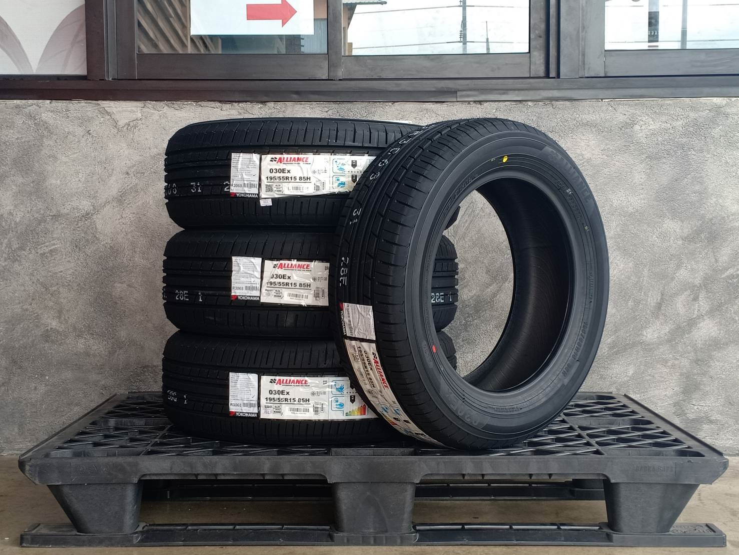 YOKOHAMA 195/55R15 ALLIANCE 030EX 85H MADE IN JAPAN