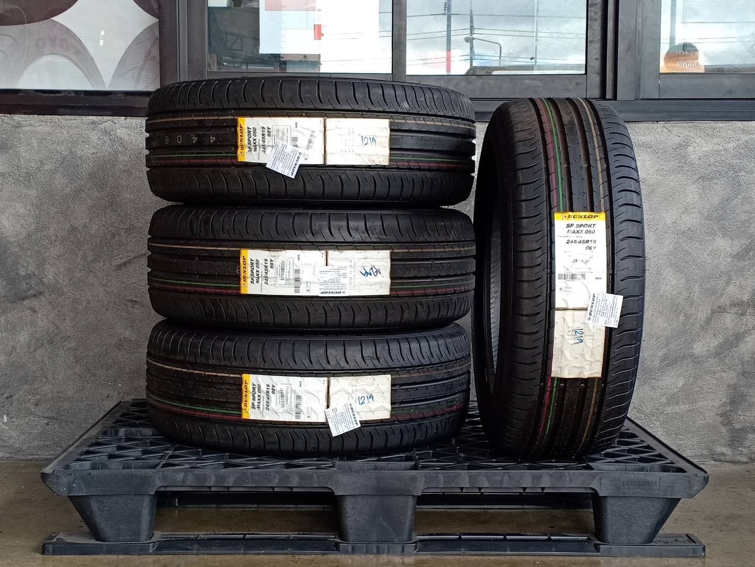 DUNLOP SP SPORT MAXX 050 245/45R19 ปี19