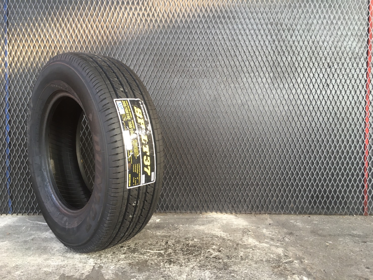 DUNLOP LT37 205/70-15 เส้น 2500 ปกติ 3000 ปี19