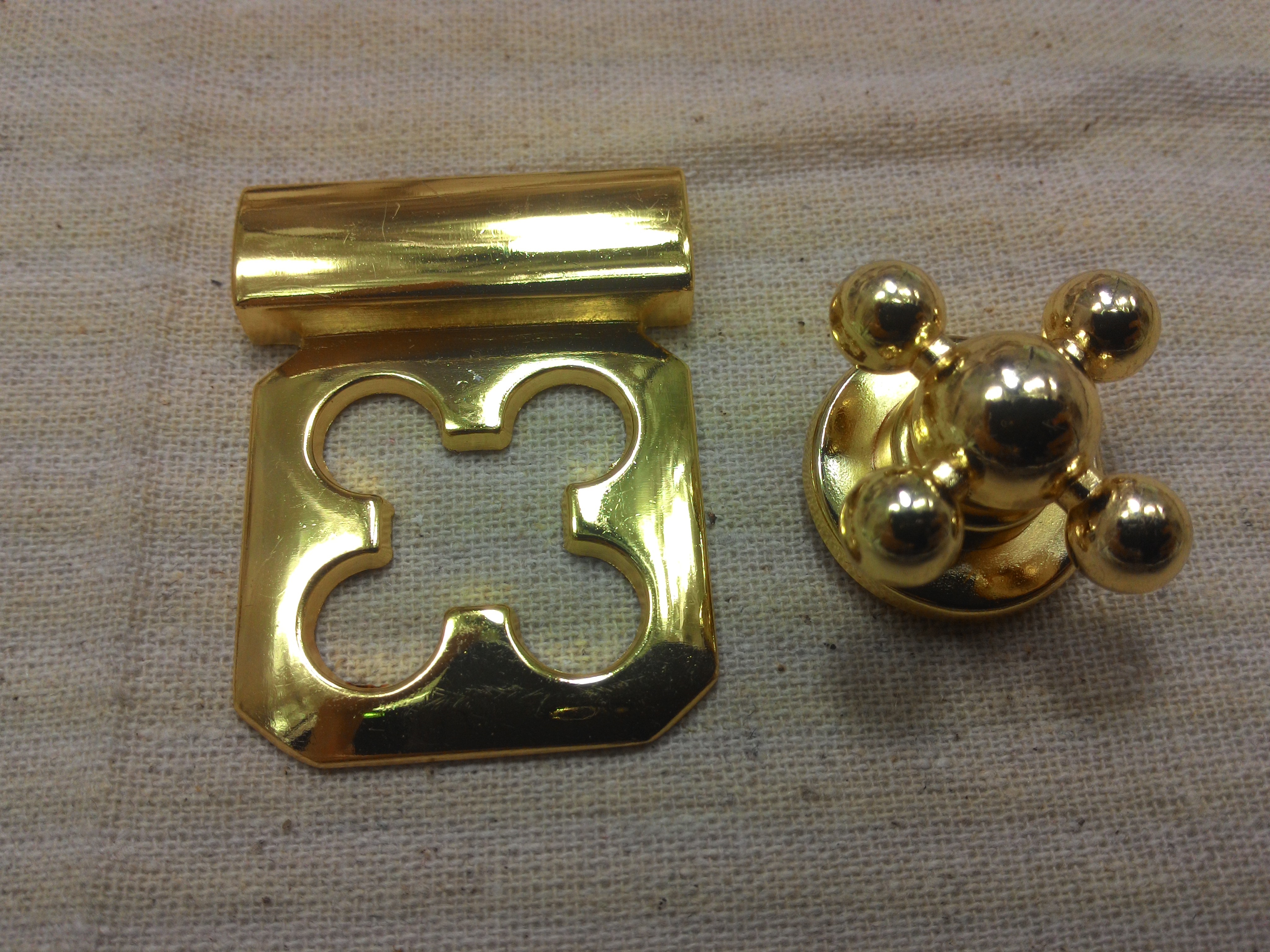 หน้ากระเป๋าลูกบิดใหญ่ ทอง