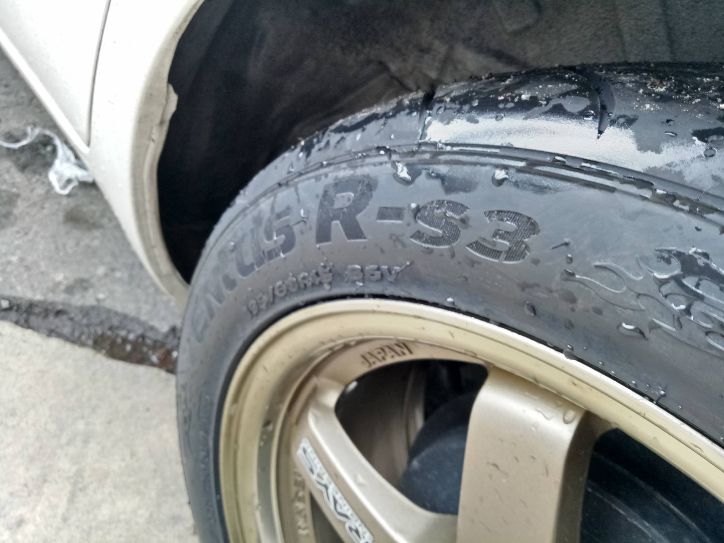 ยางใหม่ HANKOOK RS3 195/50-15 เส้น 2500 บาท ปกติ 3400 บาท