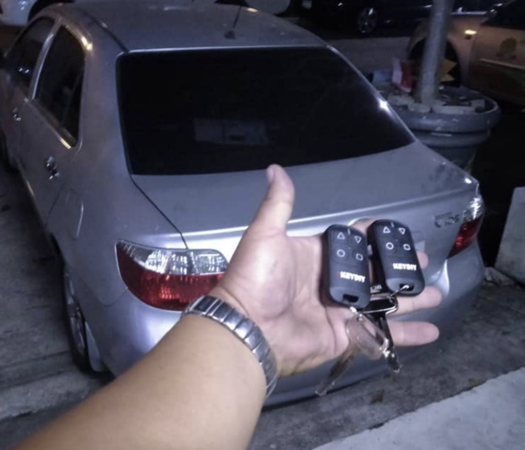 ช่างกุญแจอุดร ซ่อมกุญแจ สวิตซ์กุญแจ รถโตโยต้า วีออส Toyota Vios