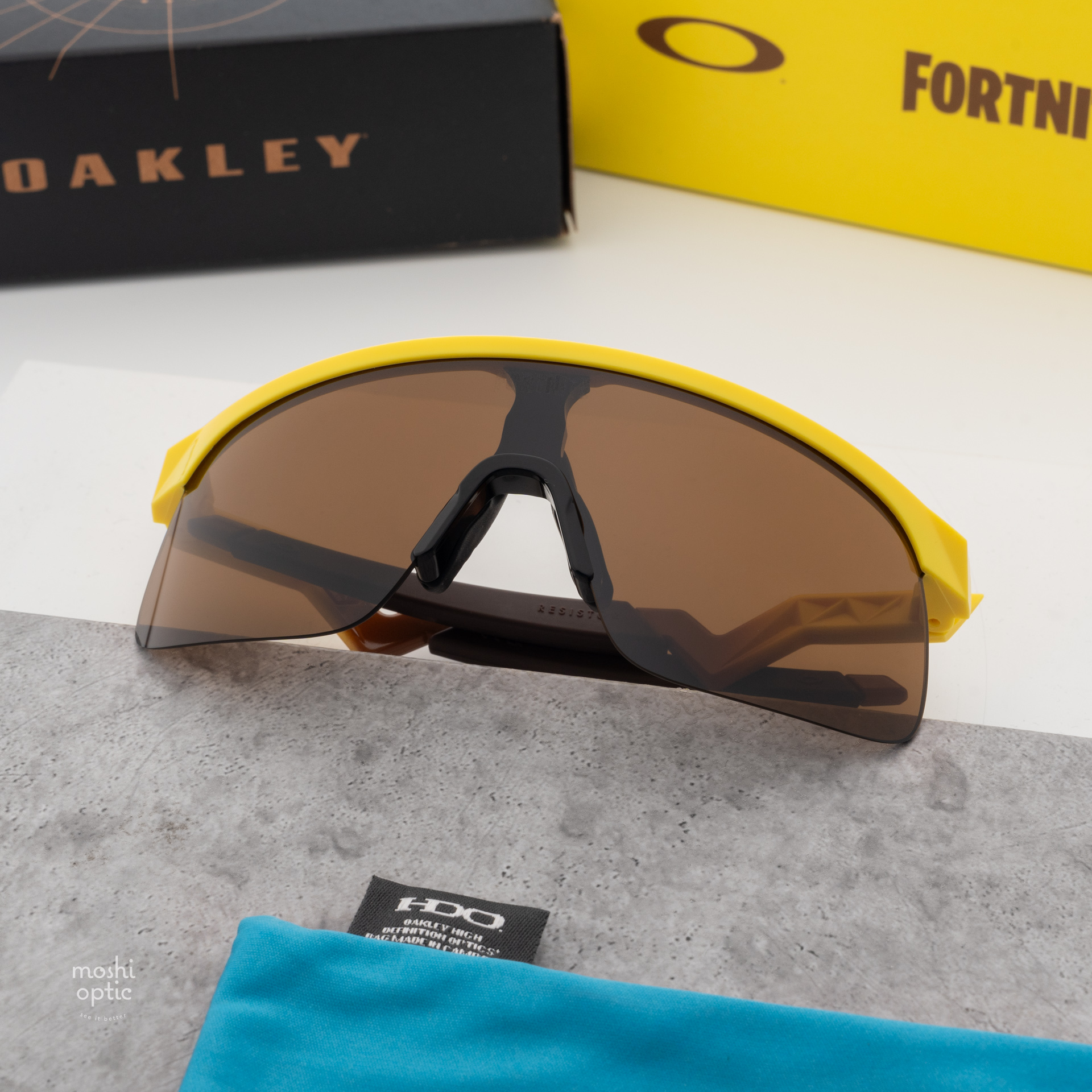 Oakley Resistor OJ9010-28 Yellow Prizm Tungsten
