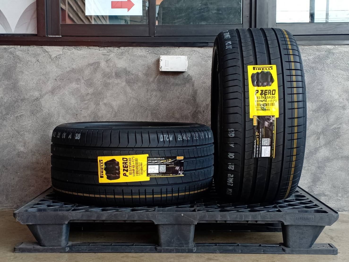 PIRELLI PZERO PZ4 RUNFLAT 315/35-20 ปี20 ราคาพิเศษ