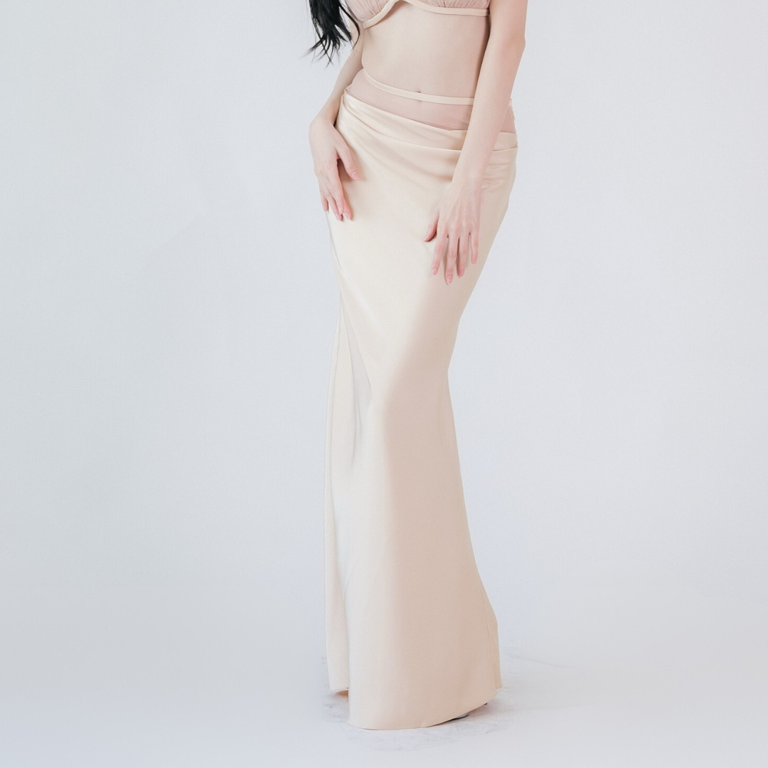 Lism MS-024 The Illume Curve Skirt กระโปรงยาวซาติน