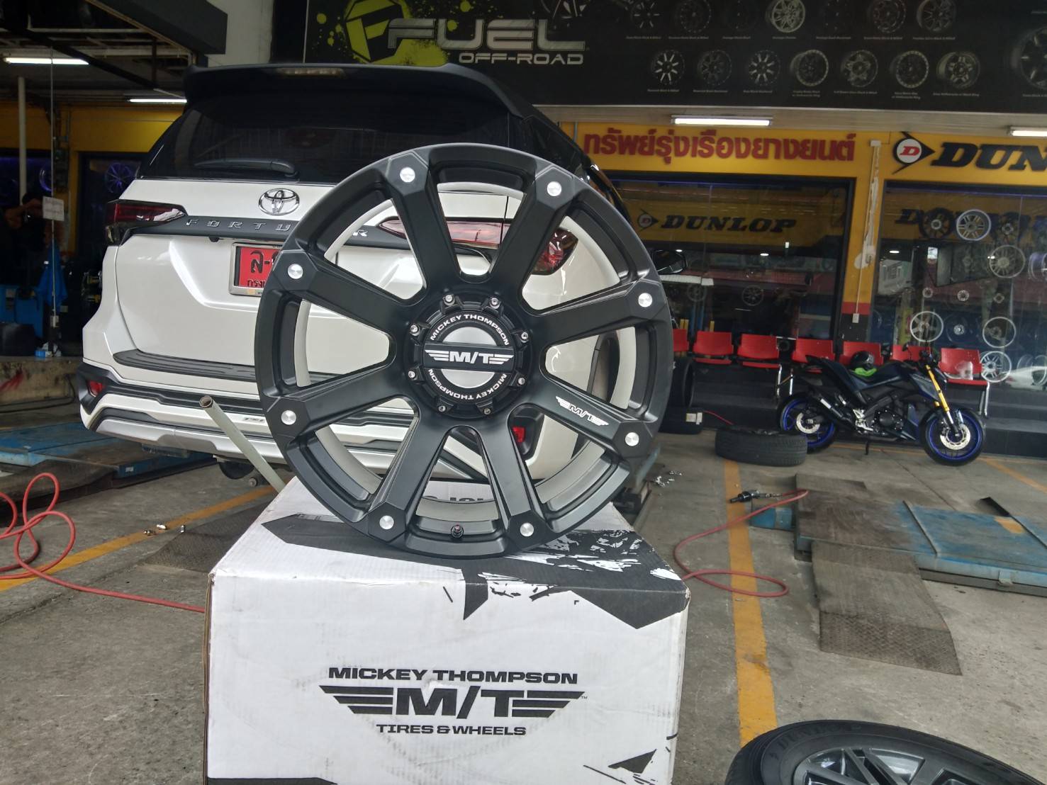 ล้อแท้ MICKEY THOMPSON ROUSH ขอบ20
