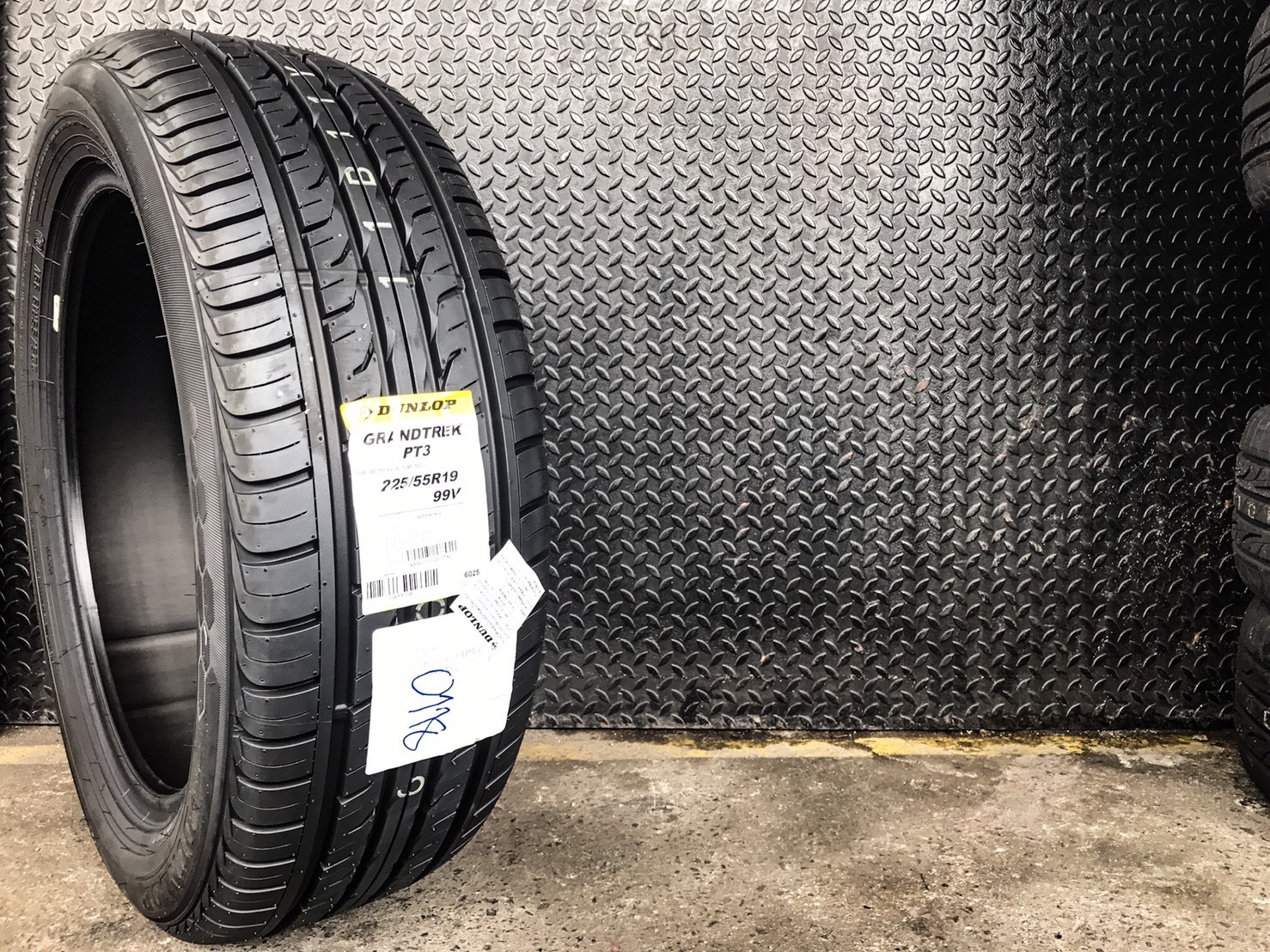 DUNLOP PT3 225-55-19 ซื้อ2แถม2