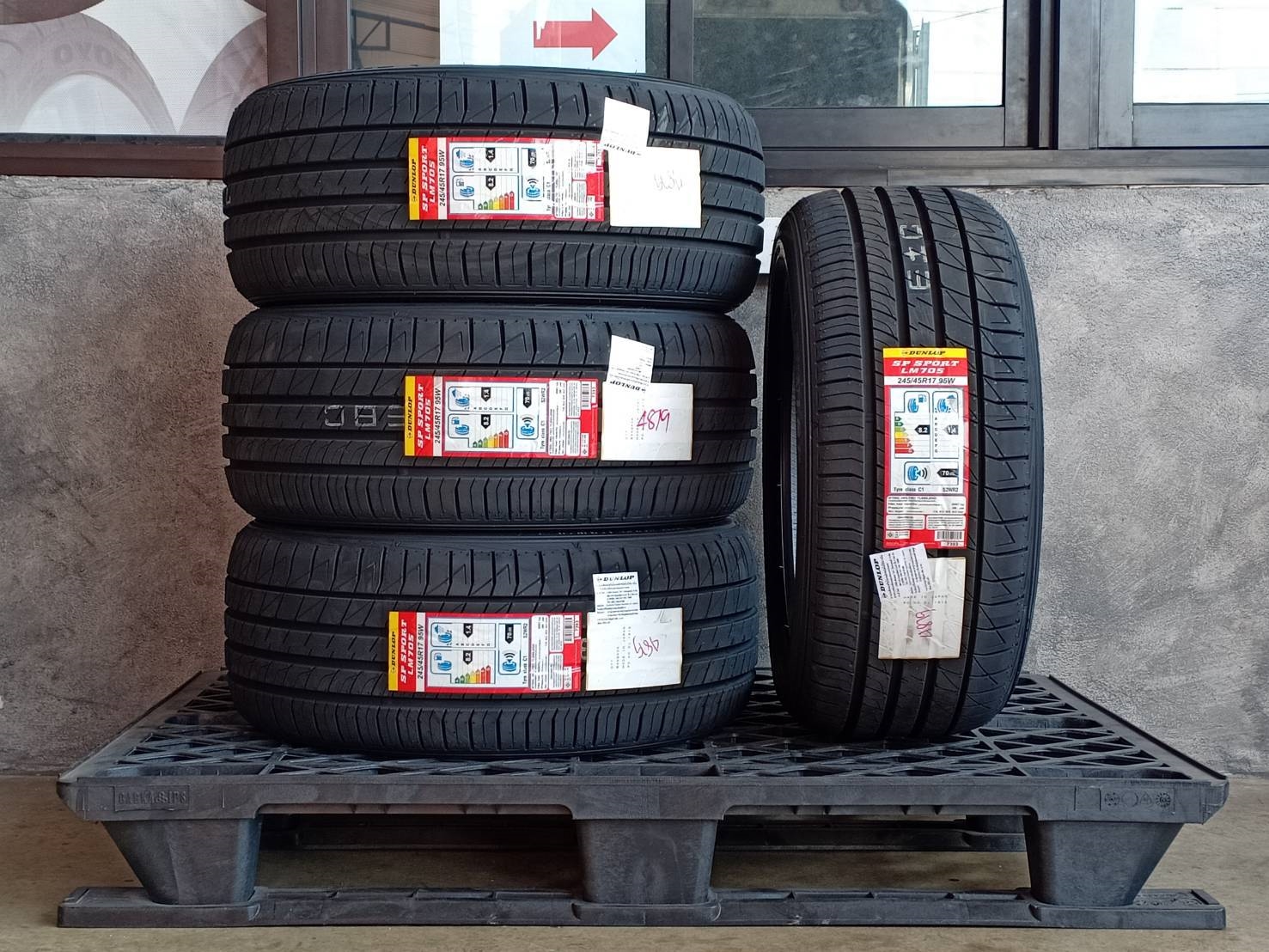 DUNLOP 245/45R17 SP SPORT LM705 95W MADE IN JAPAN