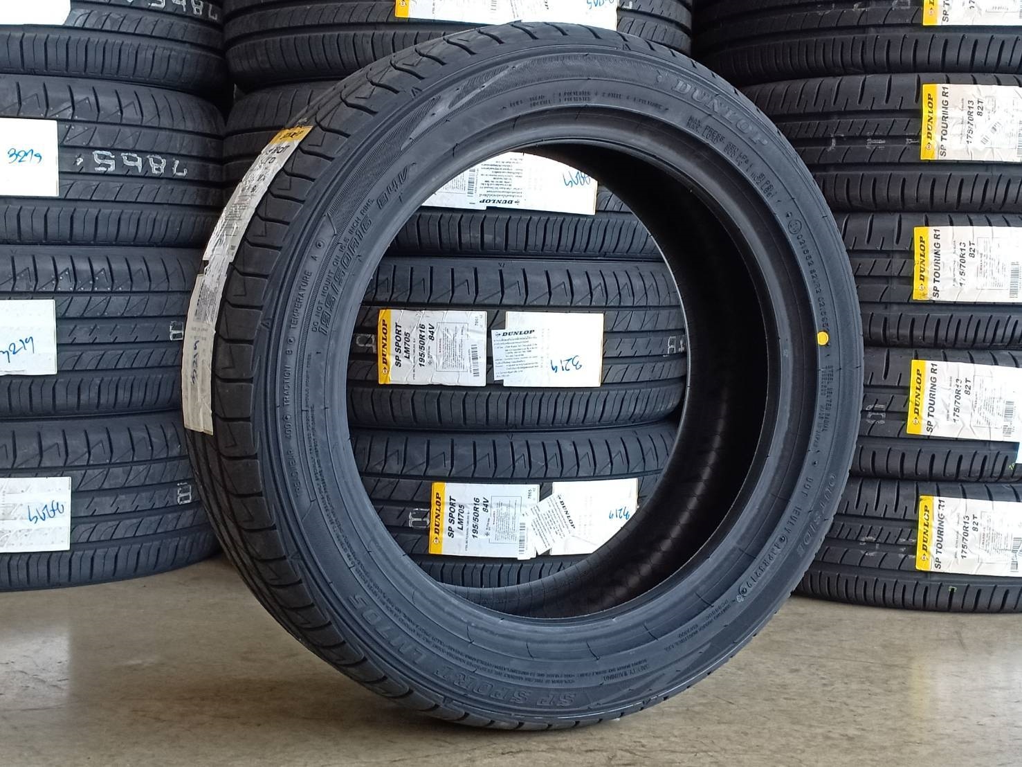 DUNLOP SP SPORT LM705 195/50R16 84V (ปี19)