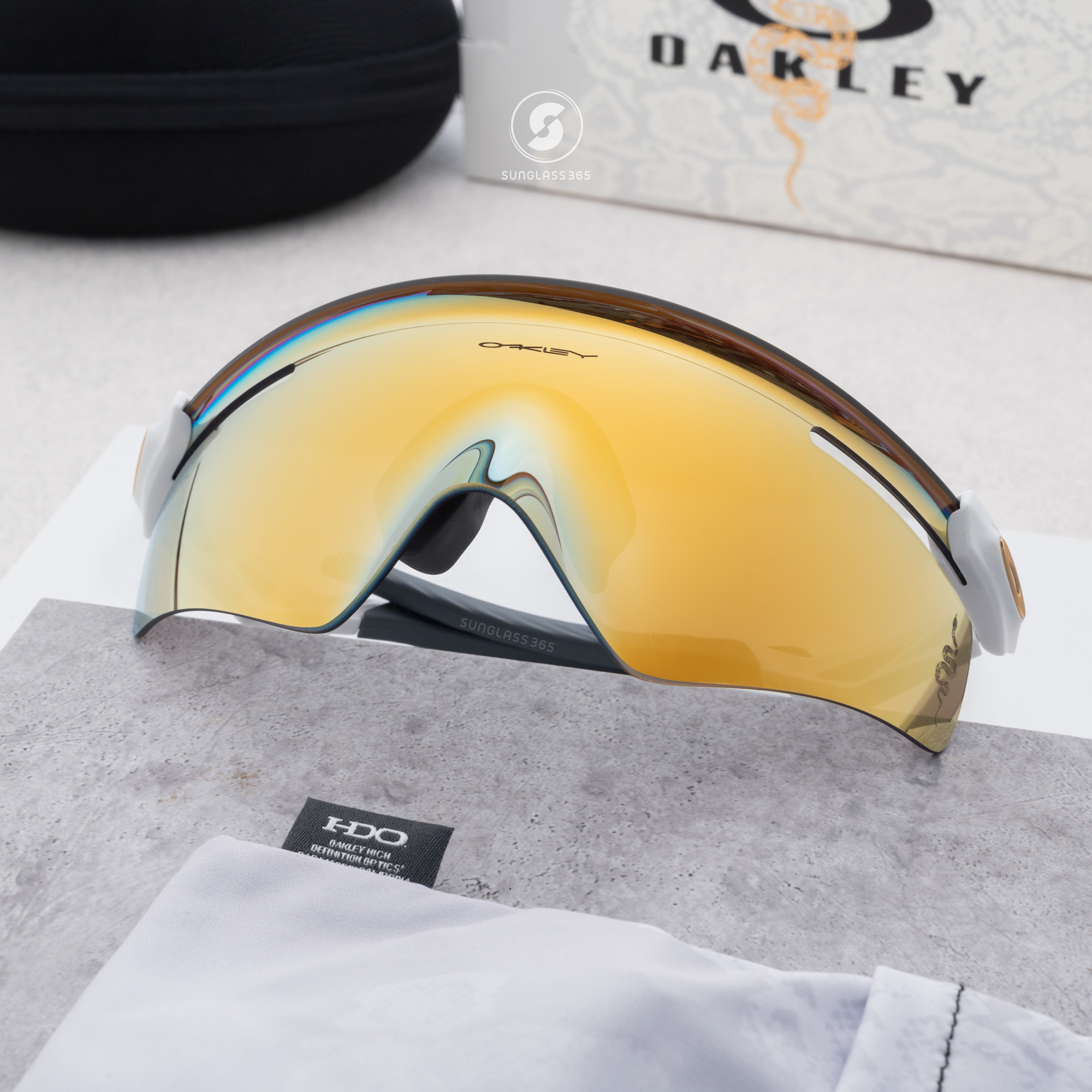 OAKLEY QNTM KATO OO9481D-07 Polished White Prizm 24K