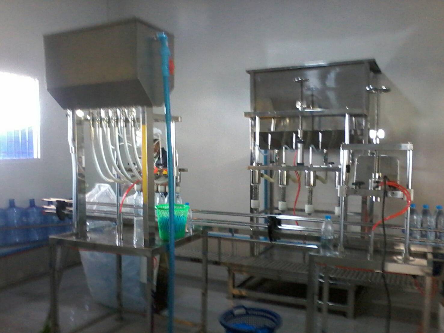 เครื่องบรรจุน้้ำ6หัว