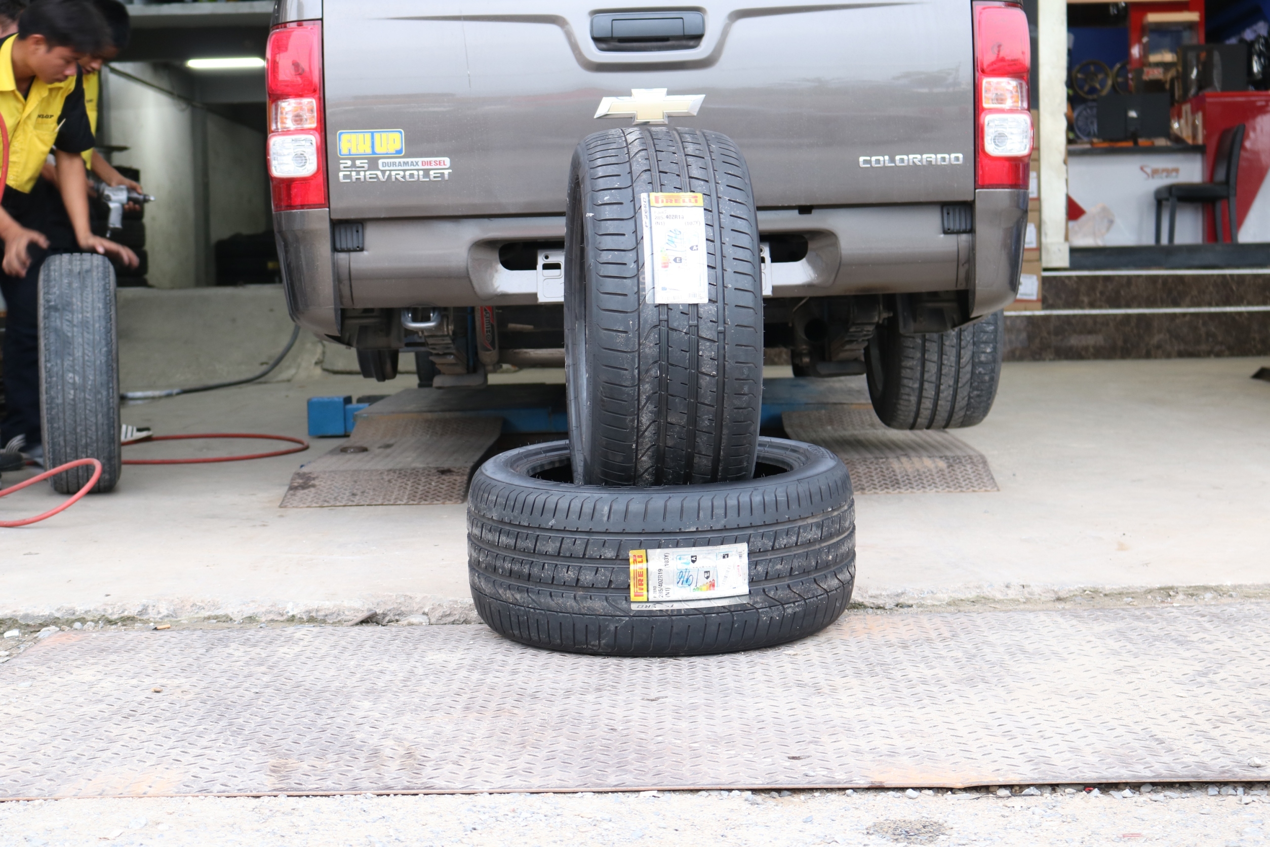 PIRELLI PZERO 285/40-19 เสน้ 3,xxx ปกติ 20000 ยางใหม่ปี16 ลดราคาพิเศษ