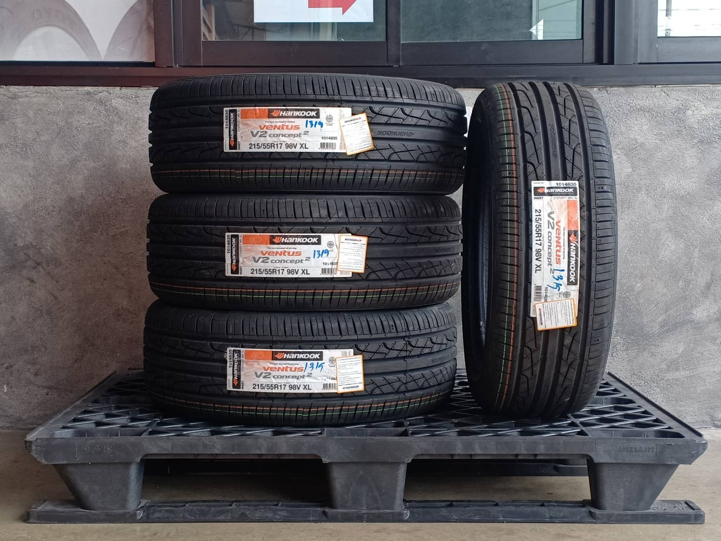 HANKOOK VENTUS V2 CONCEPT2 215/55R17 ปี19 ลดราคาหนักๆ