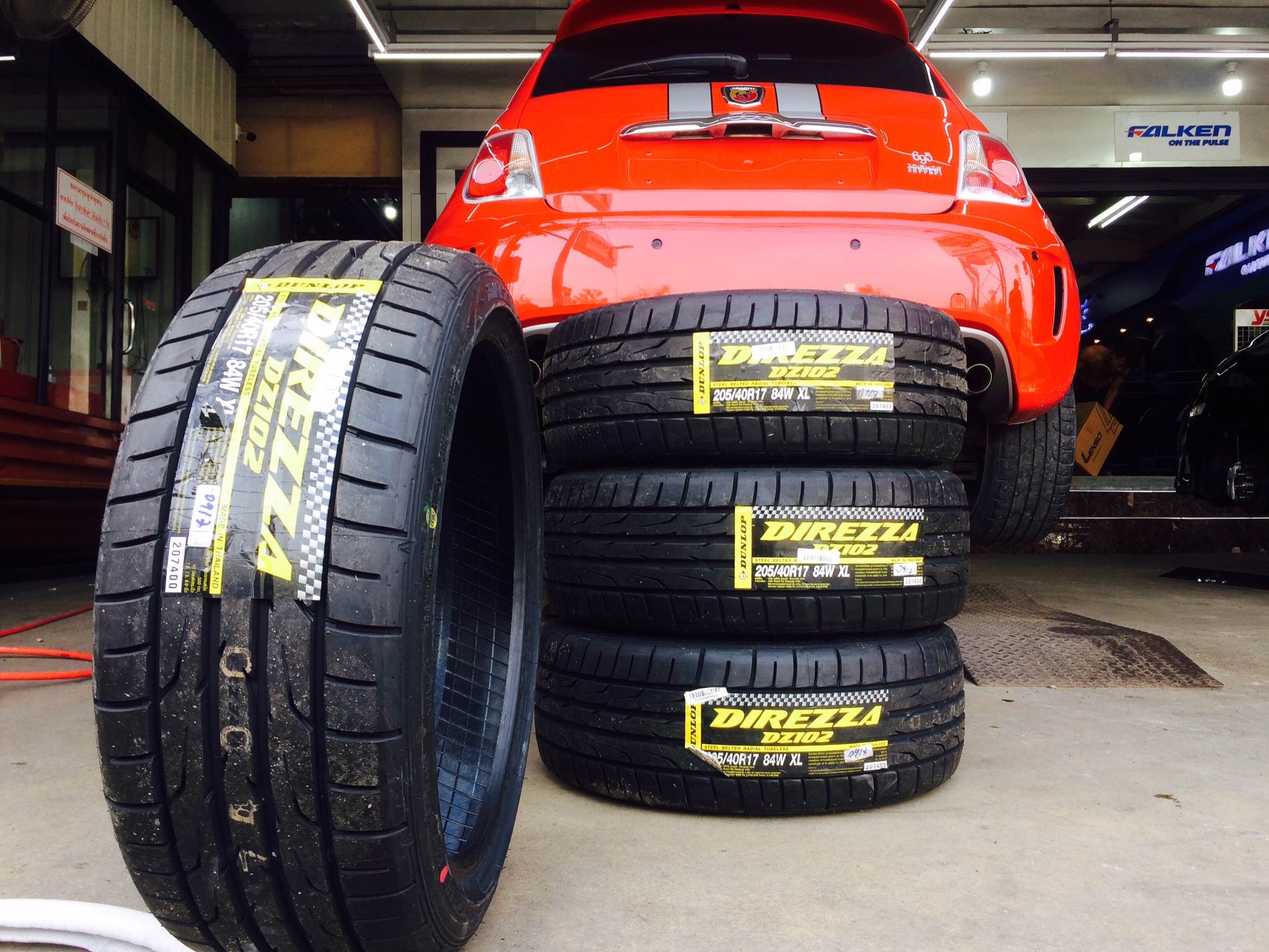 ยางใหม่ DUNLOP DZ102 205/40-17 เส้น 3250 ปกติ 4000 บาท