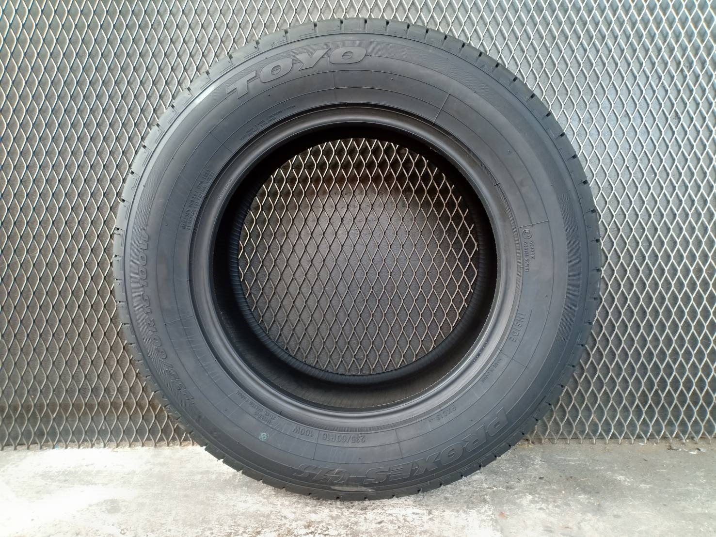 ยางใหม่ปี19 TOYO C1S 235/60-16 ราคาใหม่