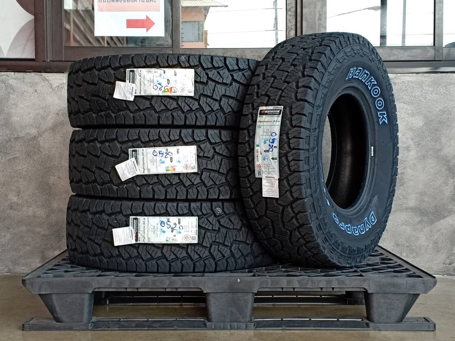 ยางใหม่ HANKOOK DYNAPRO AT-M 31X10.50R15 ตัวหนังสือขาว ปี 20