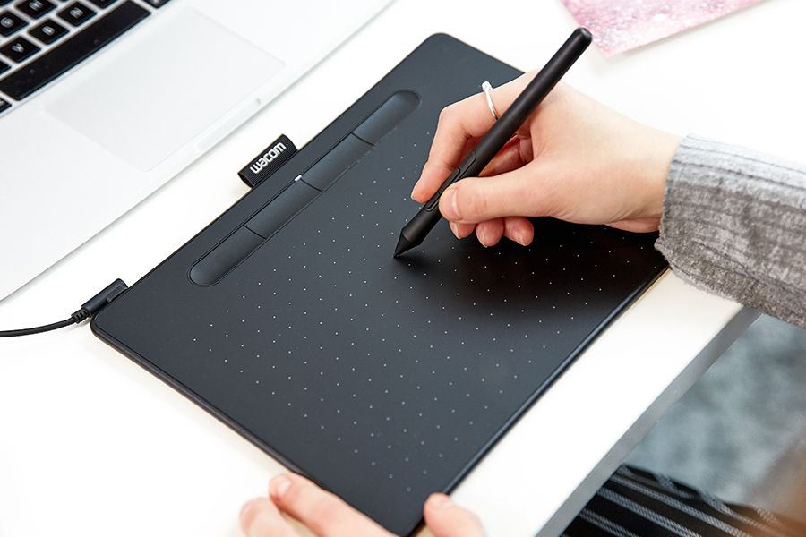 Intuos Pen Black Medium