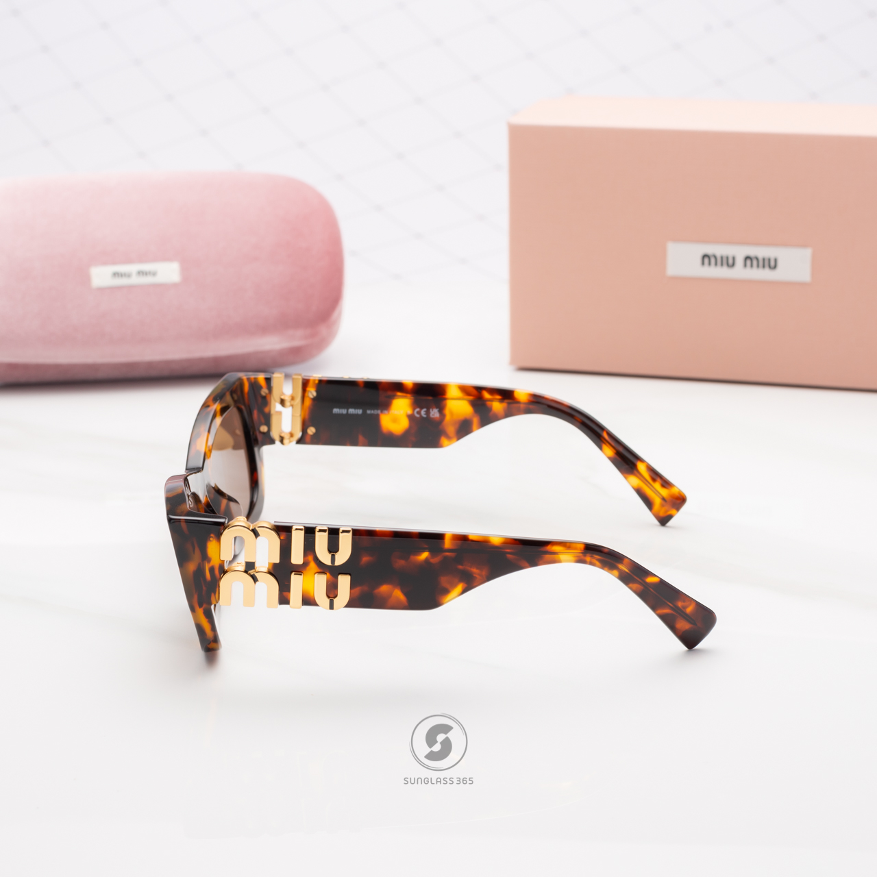แว่นกันแดด Miu Miu Glimpse MU09WS VAU06B