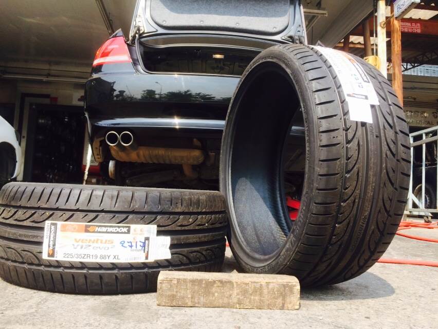 HANKOOK V12 EVO2 225/35-19 ราคาพิเศษ