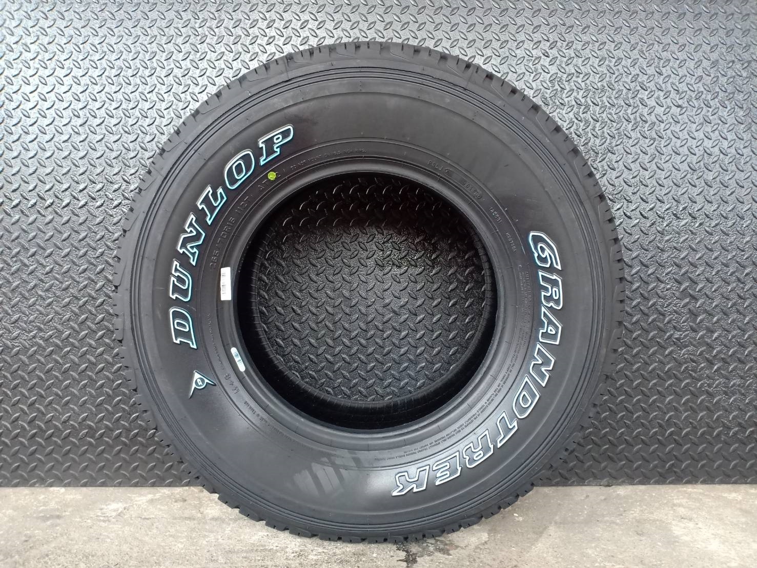 ยางเข้าใหม่ ลดราคา DUNLOP AT22 265/70R16 112T Y19