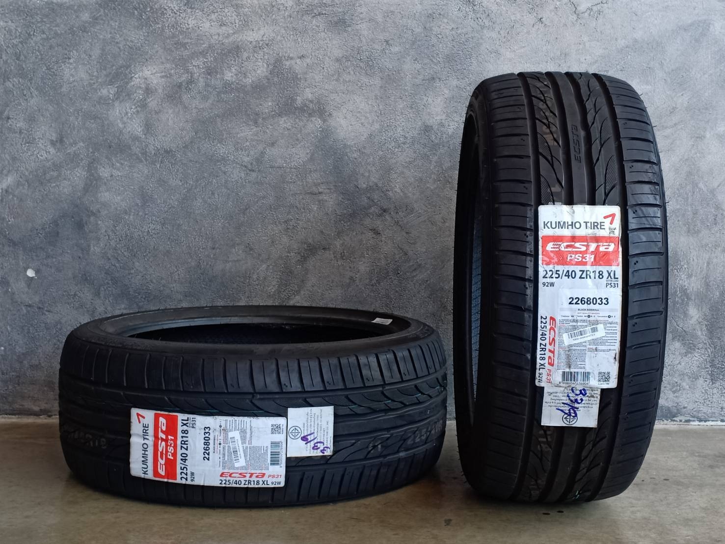 KUMHO 225/40ZR18 ECSTA PS31 92W XL MADE IN VIETNAM