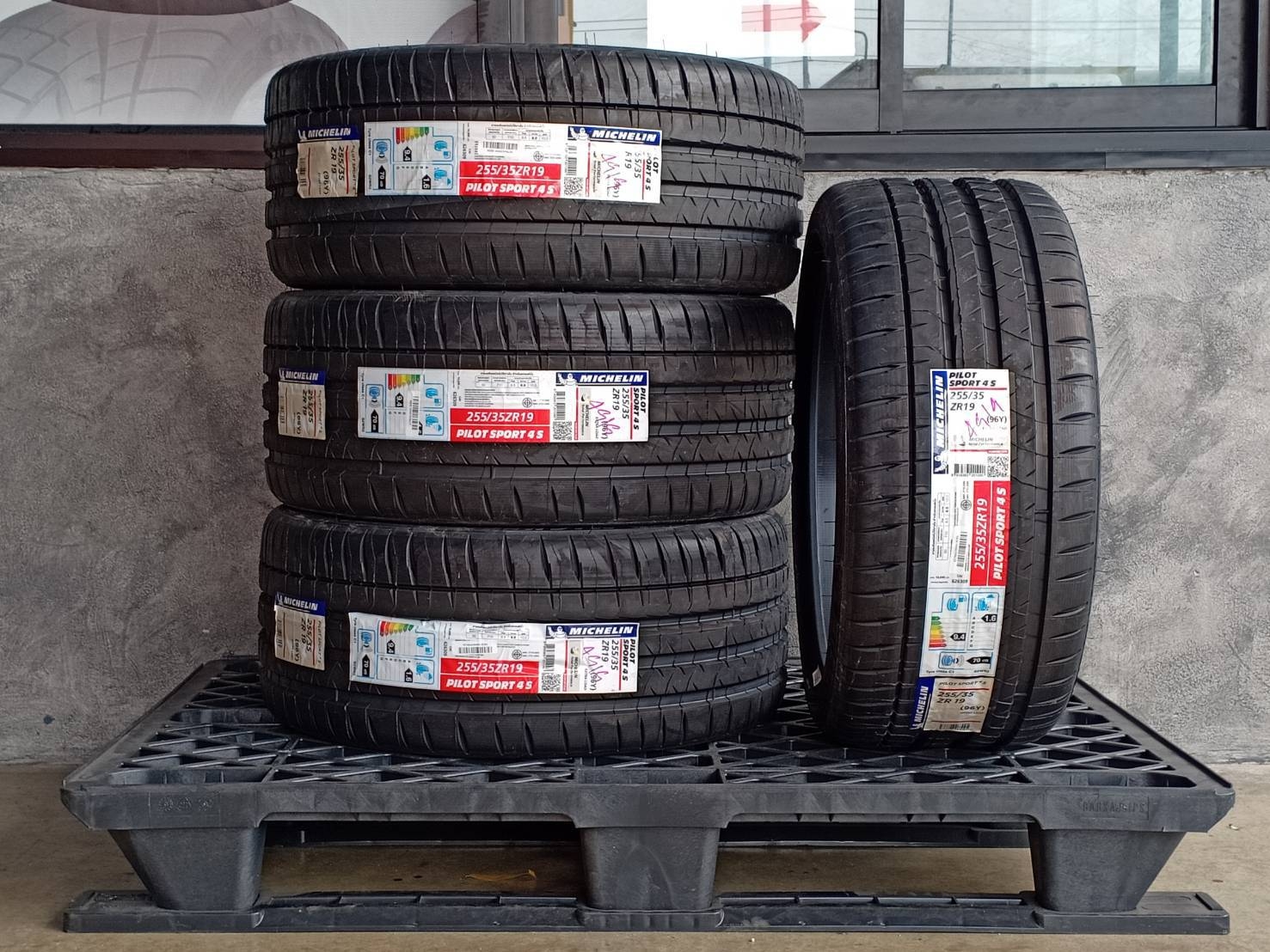 MICHELINE PILOT SPORT 4S 225/40R19 255/35R19
