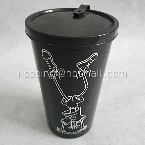 แก้วพลาสติกสีดำพร้อมฝาปิด 7 Up Fido Dido Normal is Boring