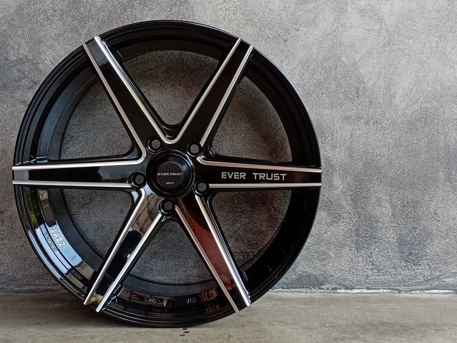 JAZZ 18X8.5 5X114.3 33 73.1 GLOSS BLACK/MILLING