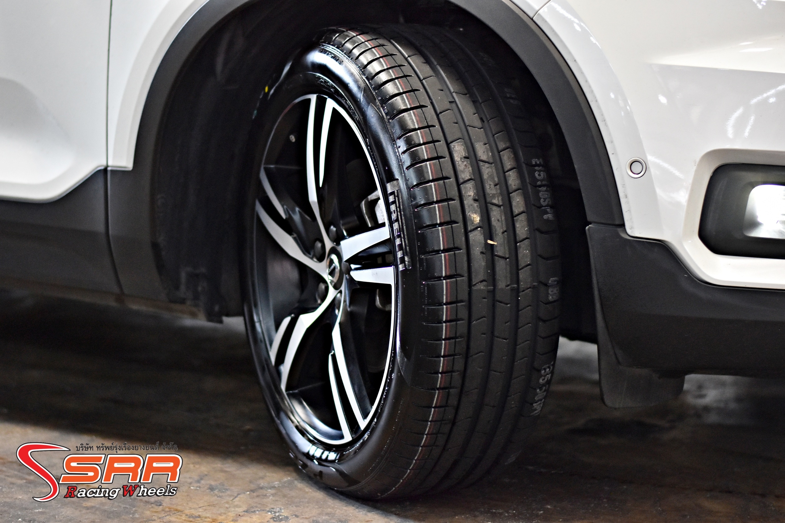 PIRELLI PZERO PZ4 (V0L) ยอดนิยม ! 235/50R19 ปี20