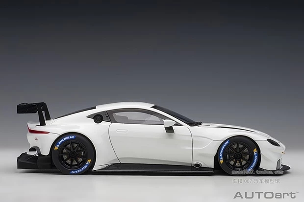 โมเดลรถเหล็ก โมเดลรถยนต์ Aston Martin Vantage GTE 2018 3