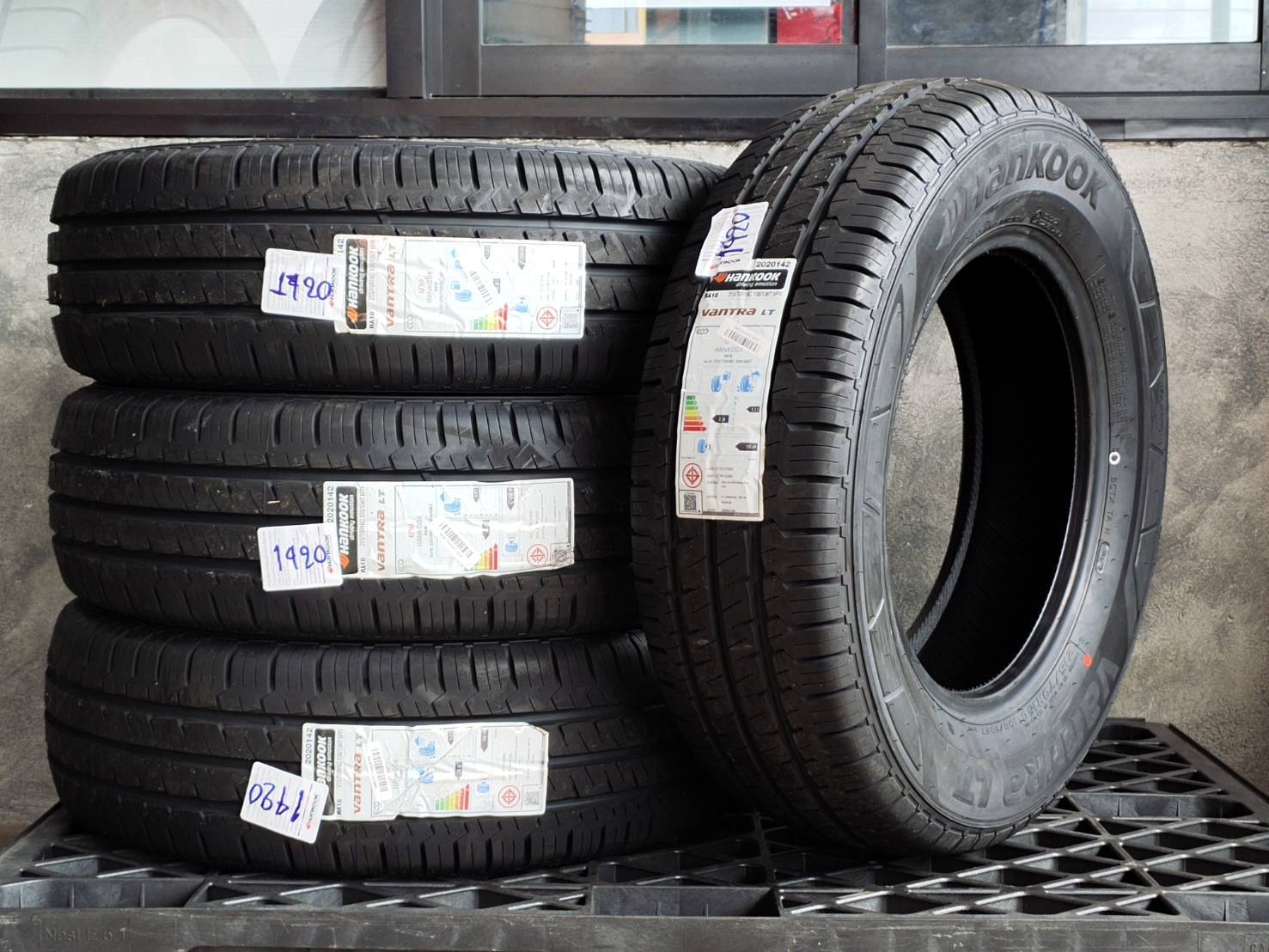 HANKOOK 215/70R16C RA18 6PR VANTRA LT
