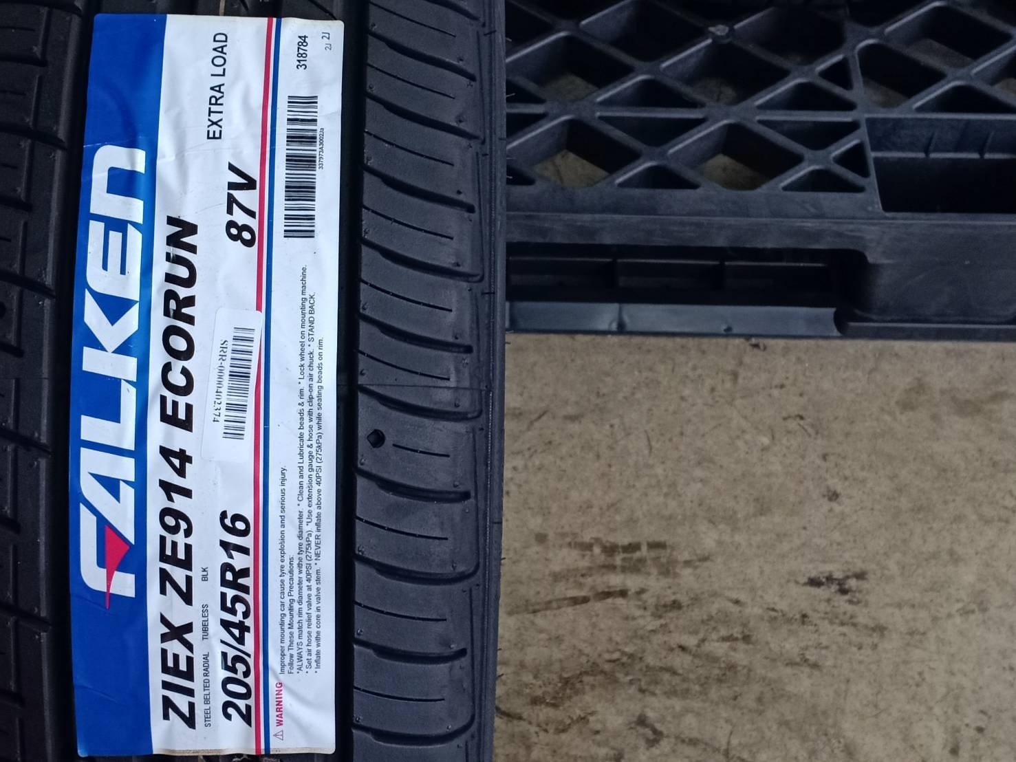 FALKEN 205/45R16 ZIEX ZE914 ECORUN